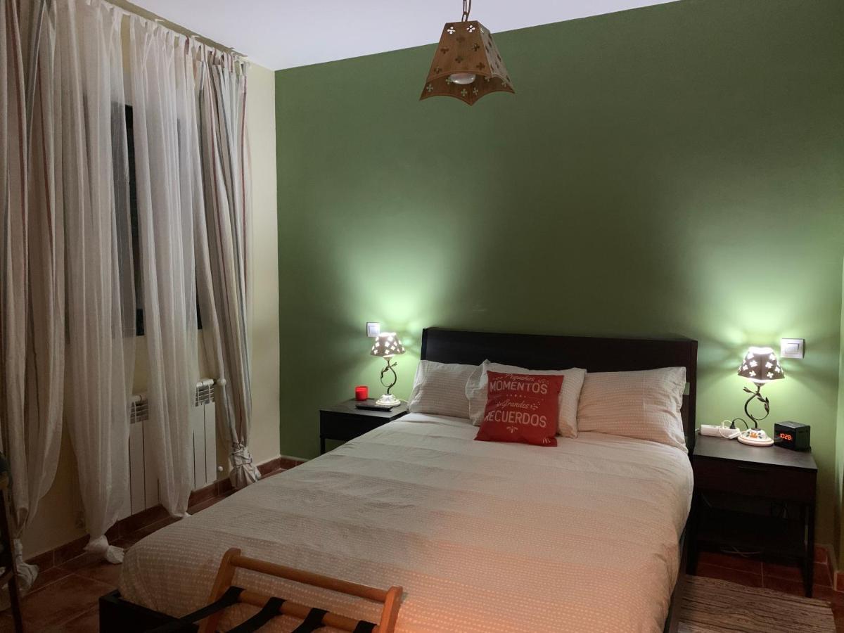 Chalet Pradonavas Navas de San Antonio Екстер'єр фото