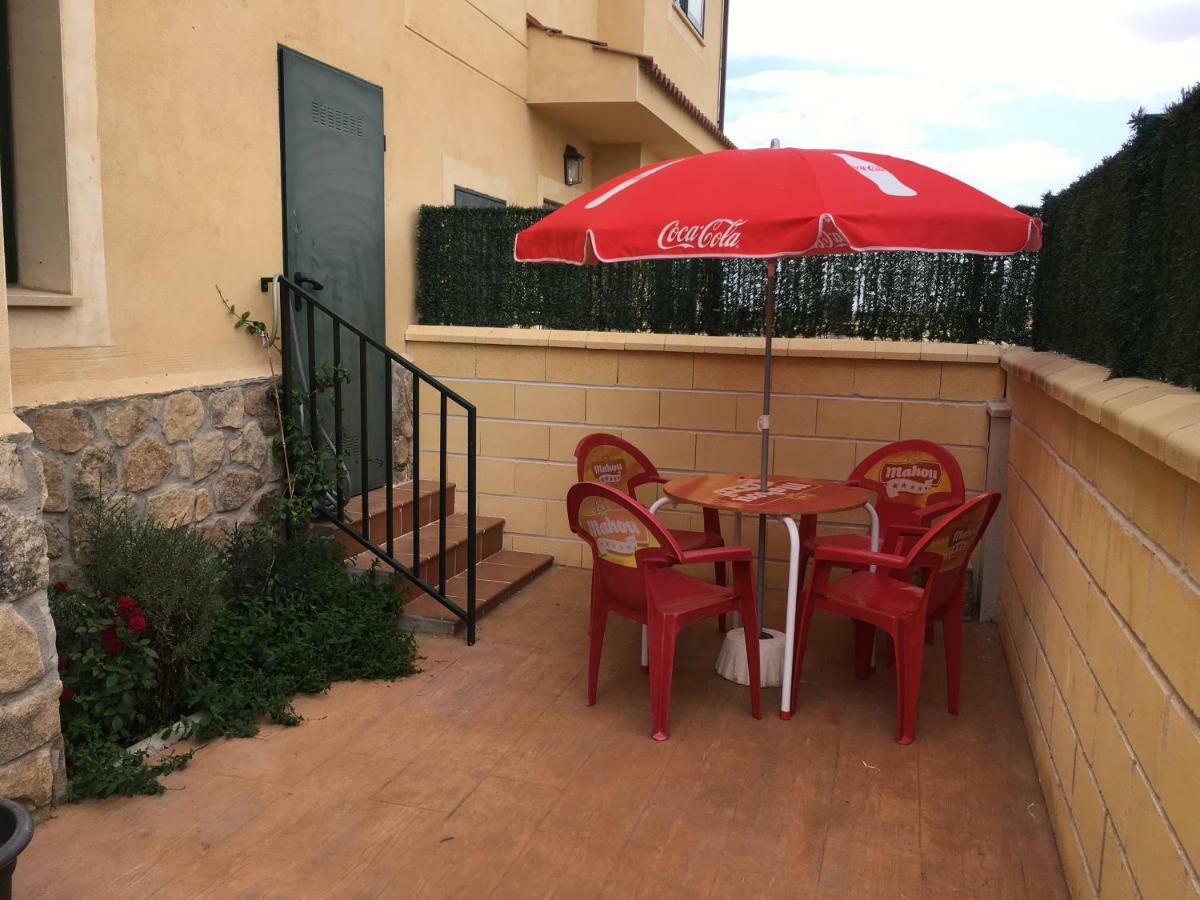 Chalet Pradonavas Navas de San Antonio Екстер'єр фото
