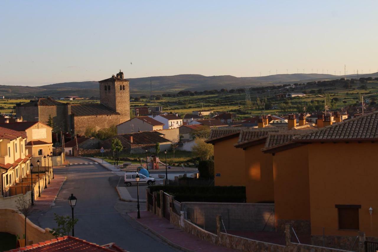Chalet Pradonavas Navas de San Antonio Екстер'єр фото